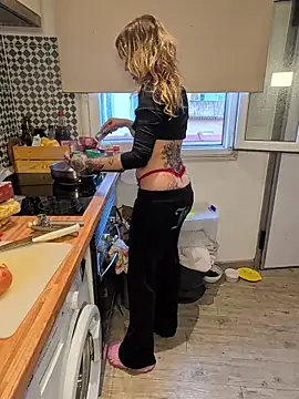 sarahpearlx online show from February 11, 2026, 4:45 pm