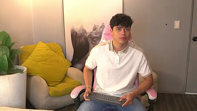 Ethan occonor online show from September 18, 2025, 1:13 pm