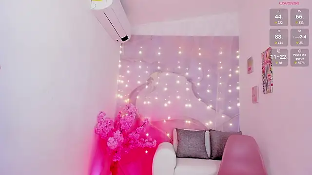 Maariangel online show from March 24, 2026, 2:22 pm