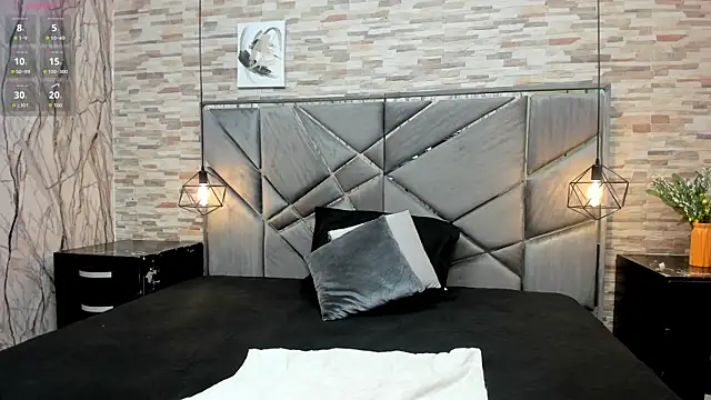 MELODY FIRE  online show from November 3, 2025, 3:02 pm