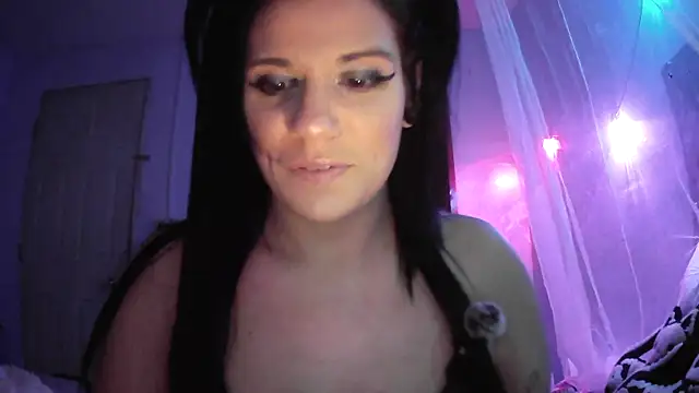 ovmilf online show from November 19, 2025, 4:01 am