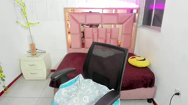 anna moon11 online show from March 25, 2026, 8:37 pm