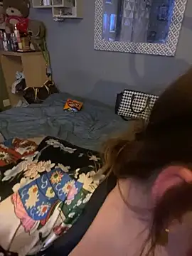 Snapshot of laceygreen chatting on February 28, 2026, 12:00 am laceygreen online show from February 28, 2026, 12:00 am