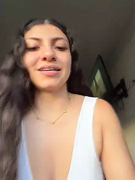 Snapshot of arieel__722 chatting on July 15, 2026, 11:10 pm arieel 722 online show from July 15, 2026, 11:10 pm