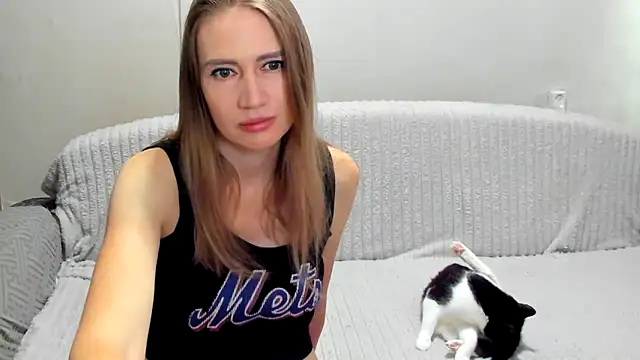 Snapshot of JessFoxxx chatting on May 13, 2026, 4:32 am JessFoxxx online show from May 13, 2026, 4:32 am