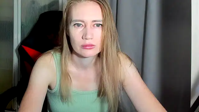Snapshot of JessFoxxx chatting on May 27, 2026, 2:30 am JessFoxxx online show from May 27, 2026, 2:30 am