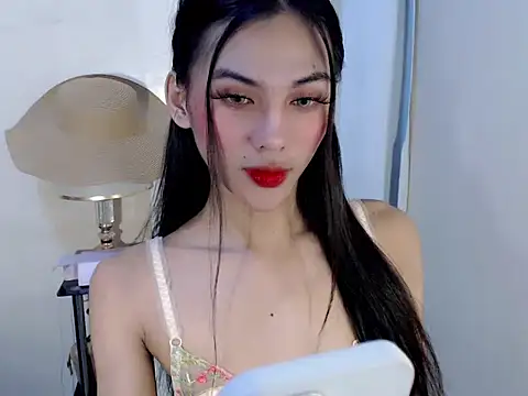 Snapshot of Ur_latinahotpaprika chatting on July 23, 2026, 8:18 pm Ur latinahotpaprika online show from July 23, 2026, 8:18 pm