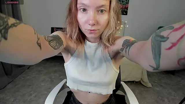 Snapshot of tattoo_art_baby chatting on September 15, 2025, 1:27 am tattoo art baby online show from September 15, 2025, 1:27 am