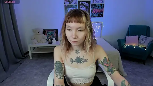 Snapshot of tattoo_art_baby chatting on September 16, 2025, 1:28 am tattoo art baby online show from September 16, 2025, 1:28 am