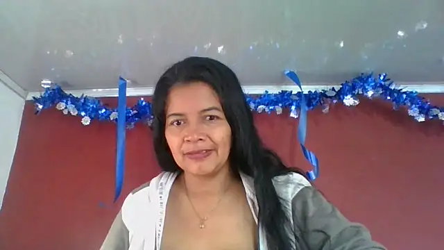 DianaOchoa  online show from November 18, 2025, 12:31 pm