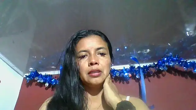 DianaOchoa  online show from December 4, 2025, 4:33 am