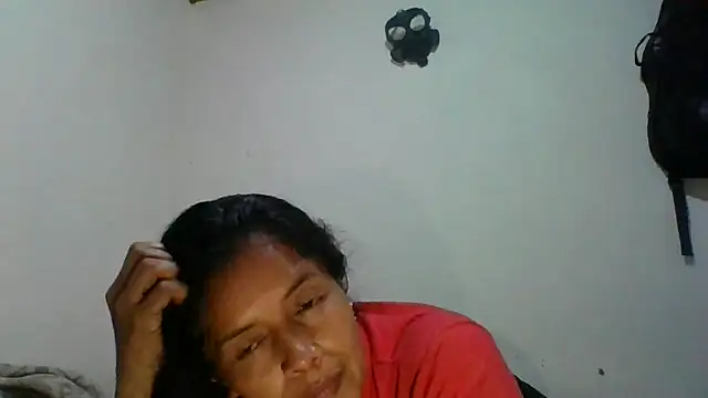 Snapshot of DianaOchoa_ chatting on March 6, 2026, 8:27 pm DianaOchoa online show from March 6, 2026, 8:27 pm