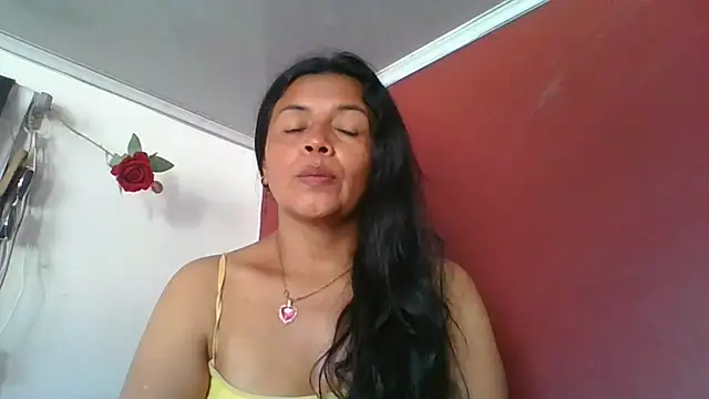Snapshot of DianaOchoa_ chatting on April 3, 2026, 2:37 pm DianaOchoa online show from April 3, 2026, 2:37 pm