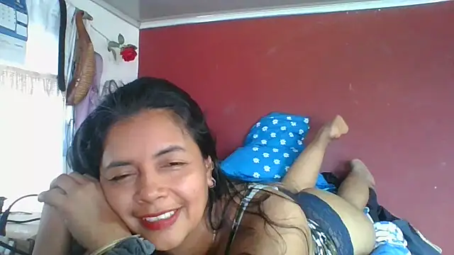 Snapshot of DianaOchoa_ chatting on April 19, 2026, 6:10 pm DianaOchoa online show from April 19, 2026, 6:10 pm