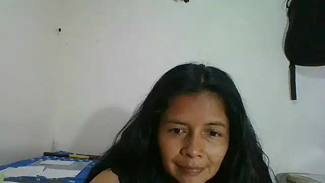 Snapshot of DianaOchoa_ chatting on April 21, 2026, 8:01 pm DianaOchoa online show from April 21, 2026, 8:01 pm