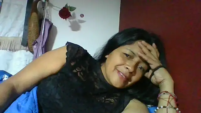 Snapshot of DianaOchoa_ chatting on April 22, 2026, 9:33 am DianaOchoa online show from April 22, 2026, 9:33 am