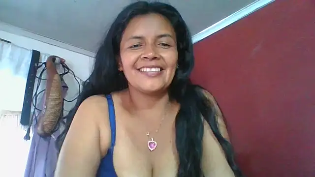 Snapshot of DianaOchoa_ chatting on April 24, 2026, 8:44 pm DianaOchoa online show from April 24, 2026, 8:44 pm
