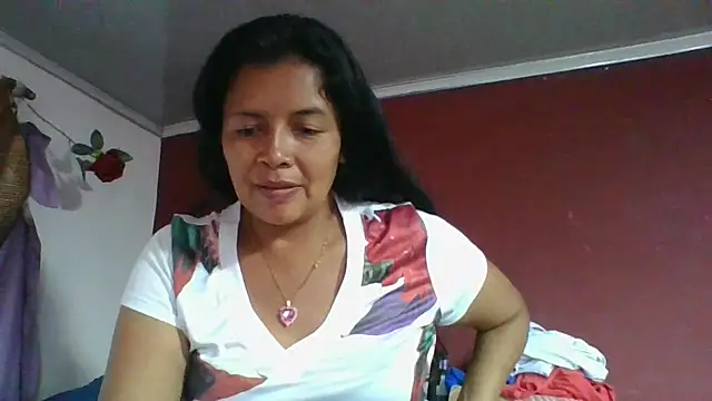 Snapshot of DianaOchoa_ chatting on April 29, 2026, 8:26 pm DianaOchoa online show from April 29, 2026, 8:26 pm