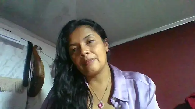 Snapshot of DianaOchoa_ chatting on May 5, 2026, 3:03 am DianaOchoa online show from May 5, 2026, 3:03 am