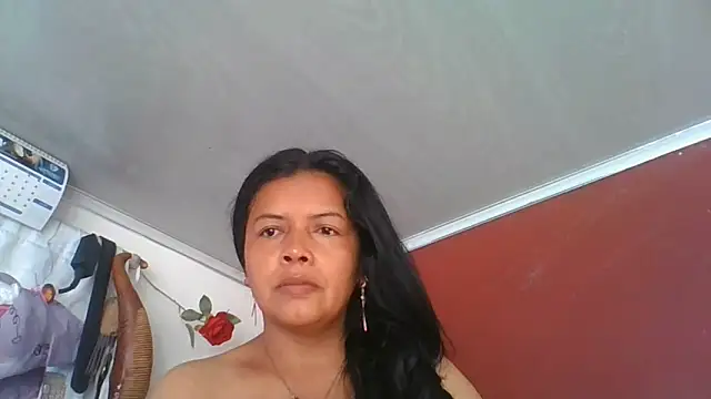 Snapshot of DianaOchoa_ chatting on May 25, 2026, 12:44 pm DianaOchoa online show from May 25, 2026, 12:44 pm