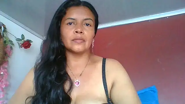 Snapshot of DianaOchoa_ chatting on May 27, 2026, 7:22 pm DianaOchoa online show from May 27, 2026, 7:22 pm