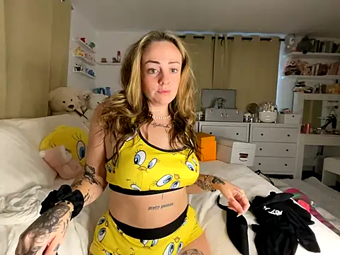 SofiaaBlackk online show from October 19, 2025, 2:50 pm