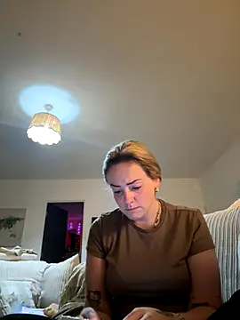 SofiaaBlackk online show from November 18, 2025, 9:25 am