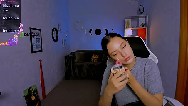 miki-niki online show from September 26, 2025, 5:44 am