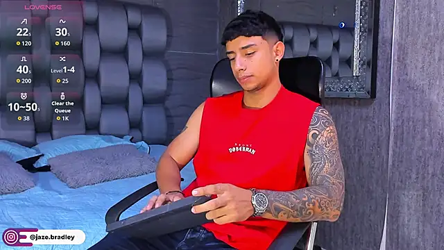 jaze bradley online show from October 16, 2025, 11:44 am