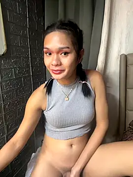 yourlovingperlita69 online show from December 4, 2025, 4:48 pm