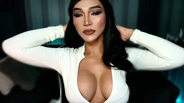 Snapshot of Huntress_xxx chatting on November 28, 2025, 2:14 am Huntress xxx online show from November 28, 2025, 2:14 am