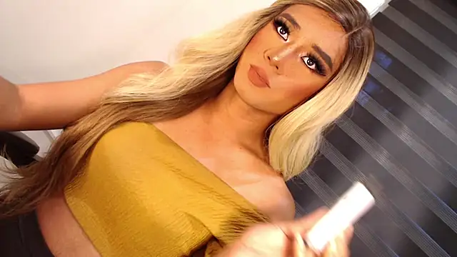 SissifyMeNow online show from December 5, 2025, 1:47 am