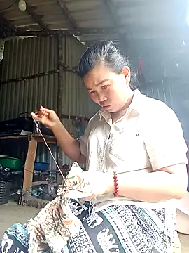 jienrrr online show from September 25, 2025, 2:04 am