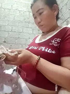 jienrrr online show from September 25, 2025, 2:10 pm