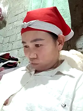 jienrrr online show from October 9, 2025, 12:47 pm