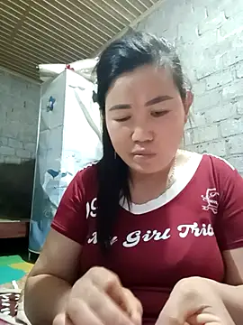 jienrrr online show from October 14, 2025, 11:33 am