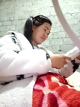 jienrrr online show from October 18, 2025, 12:13 am