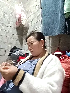 jienrrr online show from November 5, 2025, 3:01 pm