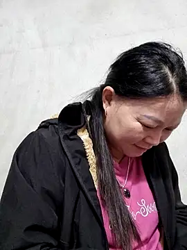 yoowwmr online show from November 19, 2025, 2:00 am