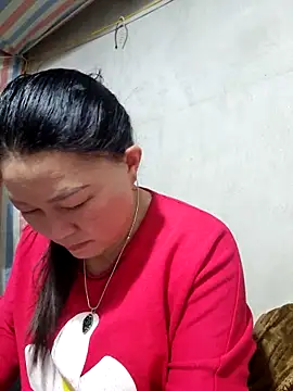 yoowwmr online show from December 4, 2025, 11:52 am