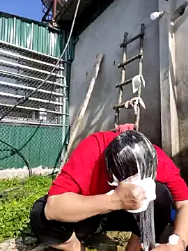 yoowwmr online show from December 19, 2025, 7:37 am