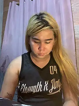 stacykush online show from April 12, 2026, 9:25 am