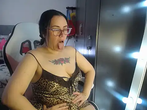 sweet adele  online show from October 24, 2025, 2:57 pm