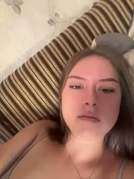 Tomyris yuki online show from November 16, 2025, 11:27 am