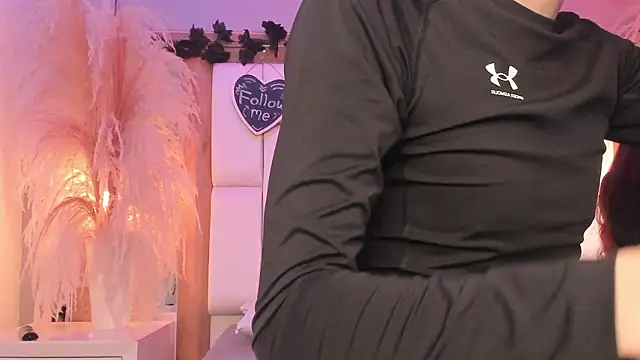 Daphne And Roger online show from March 23, 2026, 11:14 am