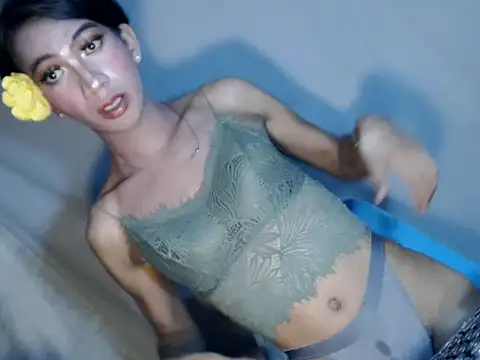 Snapshot of xyourdreamtrans chatting on February 2, 2026, 1:32 pm xyourdreamtrans online show from February 2, 2026, 1:32 pm