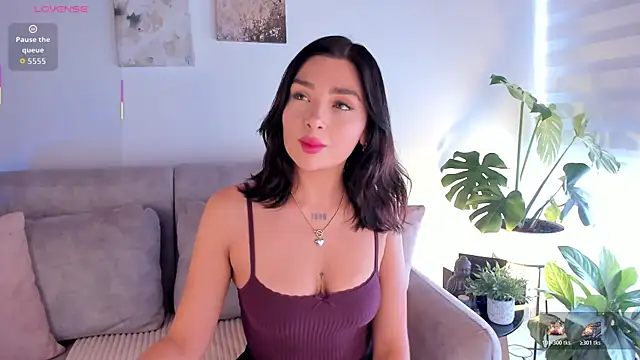 Estrer collins online show from November 14, 2025, 7:34 pm