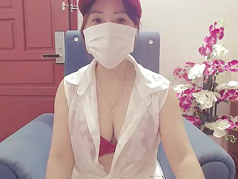 Snapshot of ruby_8x chatting on November 1, 2025, 11:23 am ruby 8x online show from November 1, 2025, 11:23 am