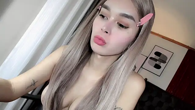 Snapshot of asiansmilexx chatting on July 11, 2026, 2:14 am asiansmilexx online show from July 11, 2026, 2:14 am