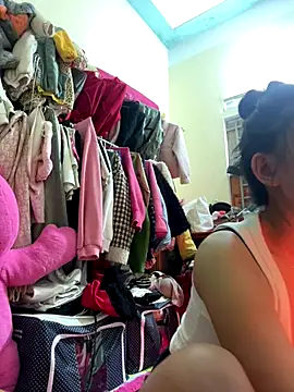 Aghenh online show from December 3, 2025, 11:52 am